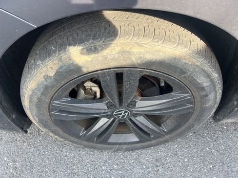 Used 2022 Volkswagen Jetta SE w/ Panoramic Sunroof Package image 8