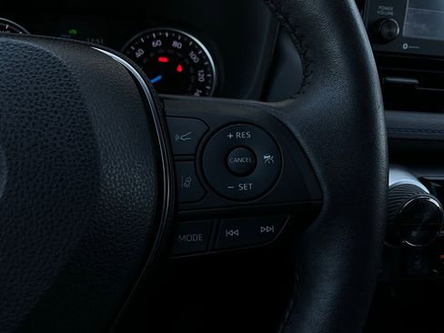 Used 2022 Toyota RAV4 SE w/ Convenience Package image 37