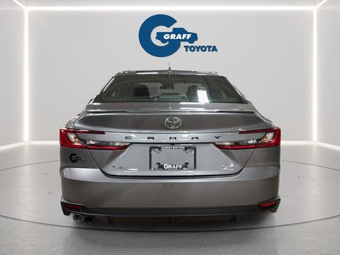Used 2025 Toyota Camry SE FWD image 6