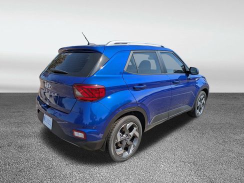 New 2025 Hyundai Venue SEL image 3