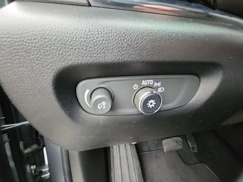 Certified 2023 Chevrolet Traverse LT image 22