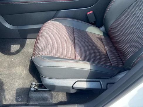 New 2026 Nissan Kicks SR FWD image 17