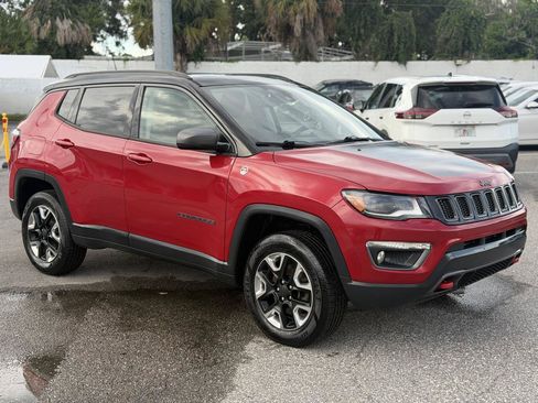 Used 2018 Jeep Compass Trailhawk w/ Leather Interior Group AWD/4WD image 3