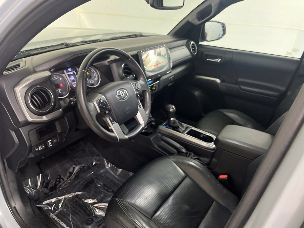 Used 2019 Toyota Tacoma Limited AWD/4WD image 24