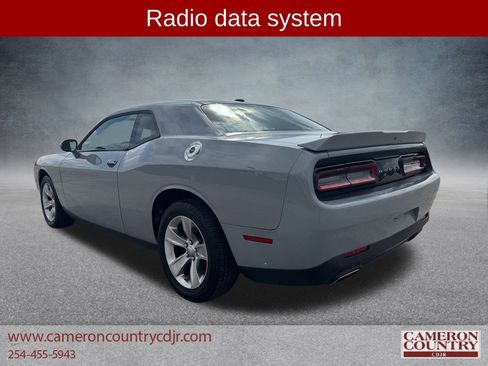 Used 2021 Dodge Challenger SXT image 6