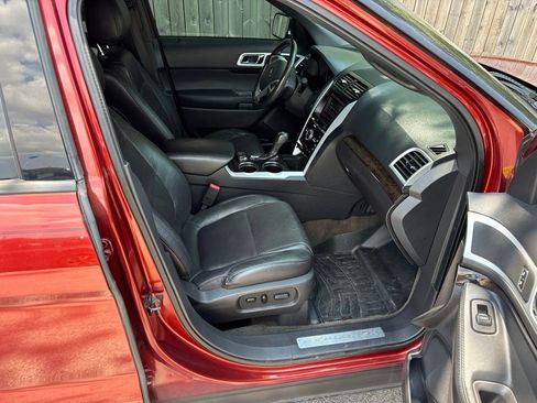Used 2014 Ford Explorer Limited w/ Equipment Group 302A AWD/4WD image 12