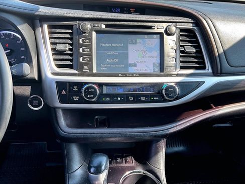 Used 2018 Toyota Highlander Limited AWD/4WD image 15