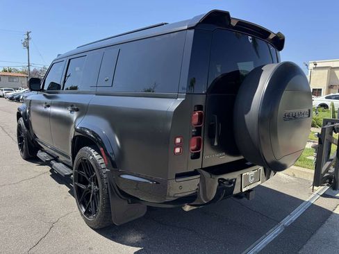 Used 2023 Land Rover Defender 130 X-Dynamic SE AWD/4WD image 4