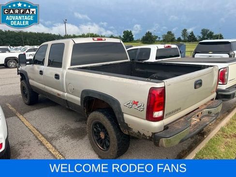 Used 2005 GMC Sierra 2500 SLE w/ Heavy-Duty Power Package AWD/4WD image 4