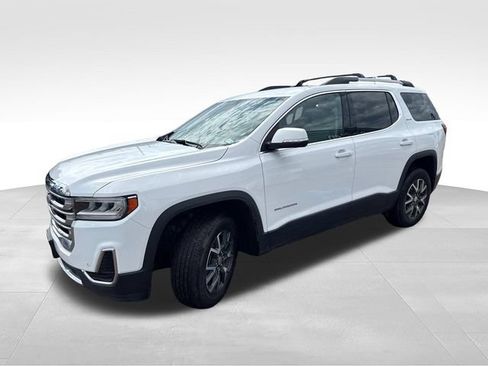 Used 2023 GMC Acadia SLE w/ Driver Convenience Package FWD image 3