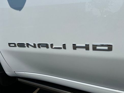 New 2026 GMC Sierra 2500 Denali w/ Denali Reserve Package image 10
