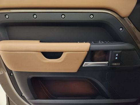 New 2026 Land Rover Defender 110 X-Dynamic SE image 23