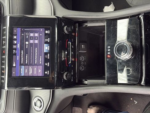 Used 2023 Jeep Grand Cherokee L Laredo image 20