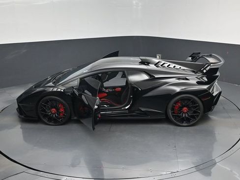 Used 2022 Lamborghini Huracan STO RWD image 17