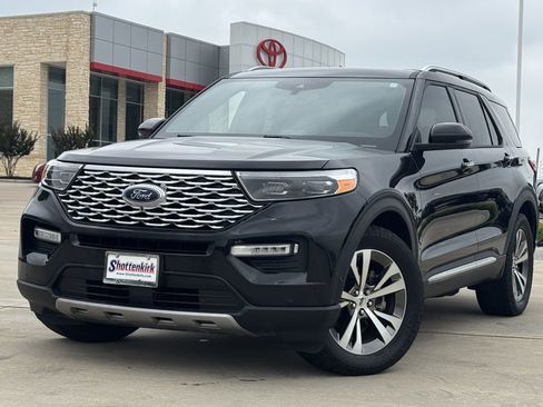 Used 2020 Ford Explorer Platinum w/ Premium Technology Package AWD/4WD image 2