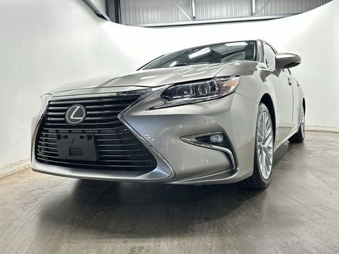 Used 2017 Lexus ES 350 w/ Navigation System Package image 31