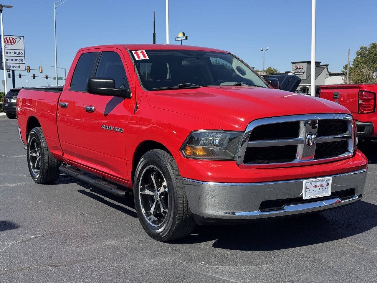 Used 2011 RAM 1500 Classic SLT RWD image 3