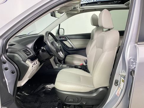Used 2017 Subaru Forester 2.5i Limited AWD/4WD image 10