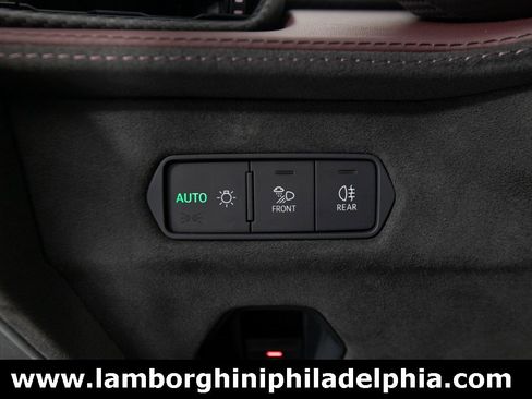 Used 2025 Lamborghini Revuelto Base image 24