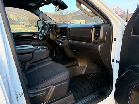 Used 2024 GMC Sierra 3500 SLE image 17