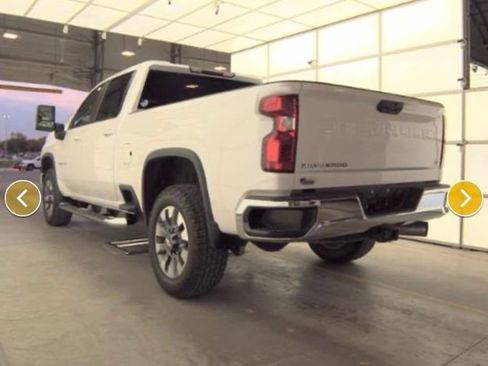 Used 2022 Chevrolet Silverado 2500 LT w/ Convenience Package image 9