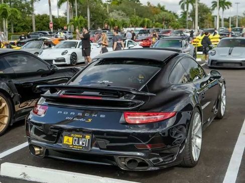 Used 2015 Porsche 911 Turbo S image 2