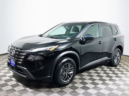 Used 2024 Nissan Rogue S image 4