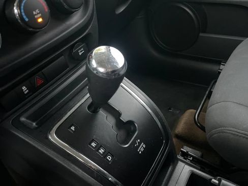 Used 2016 Jeep Patriot Sport w/ Power Value Group AWD/4WD image 14