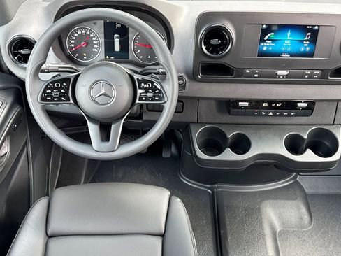 Used 2024 Mercedes-Benz Sprinter 3500 image 26