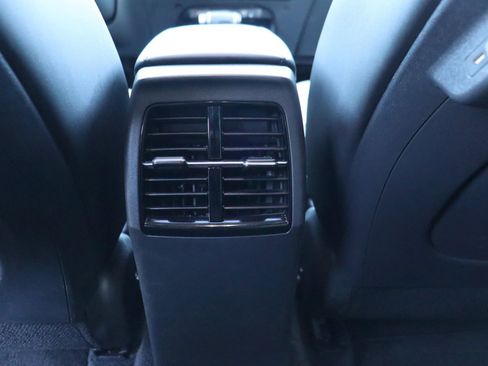 Used 2023 Kia Niro SX image 27