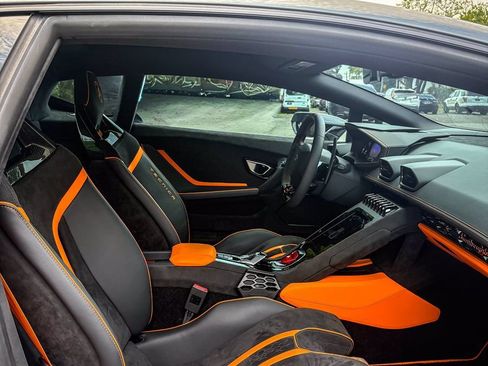 Used 2024 Lamborghini Huracan Tecnica RWD image 17