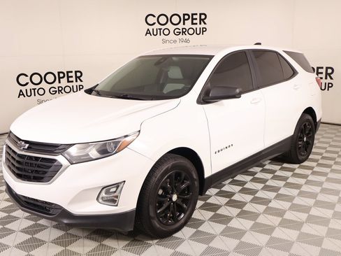 Used 2020 Chevrolet Equinox LS w/ LS Convenience Package FWD image 9