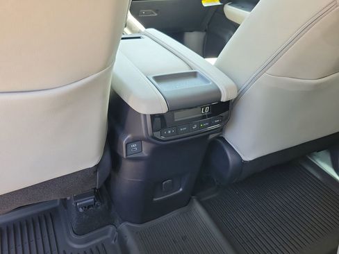 New 2026 Toyota Grand Highlander XLE FWD image 12