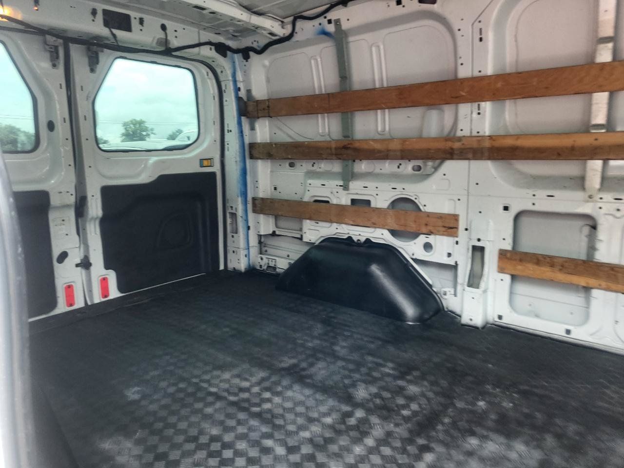 Used 2016 Ford Transit 250 130 Low Roof w/ Exterior Upgrade Package RWD image 15