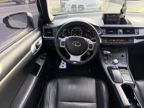 Used 2013 Lexus CT 200h image 18