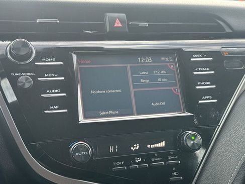 Used 2019 Toyota Camry SE image 21