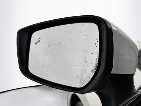 Used 2023 Nissan Versa SV image 16