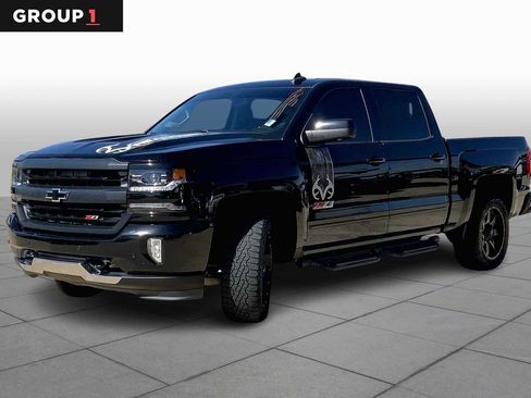 Used 2017 Chevrolet Silverado 1500 LTZ Z71 w/ Realtree Edition image 1