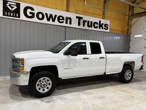 Used 2018 Chevrolet Silverado 2500 W/T w/ Snow Plow Prep Package image 4