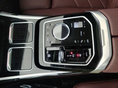 Used 2026 BMW 740i w/ Premium Package RWD image 85