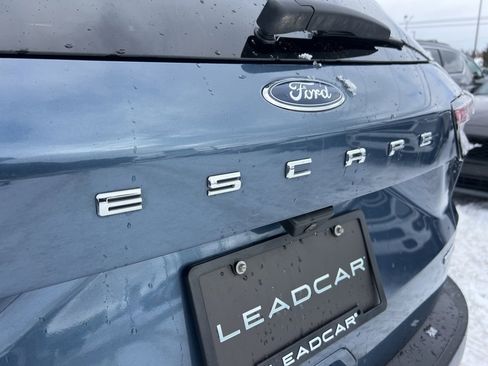Used 2020 Ford Escape SE image 29