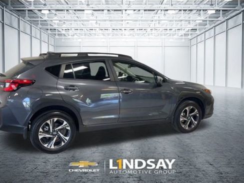Used 2024 Subaru Crosstrek 2.0i Premium AWD/4WD image 2