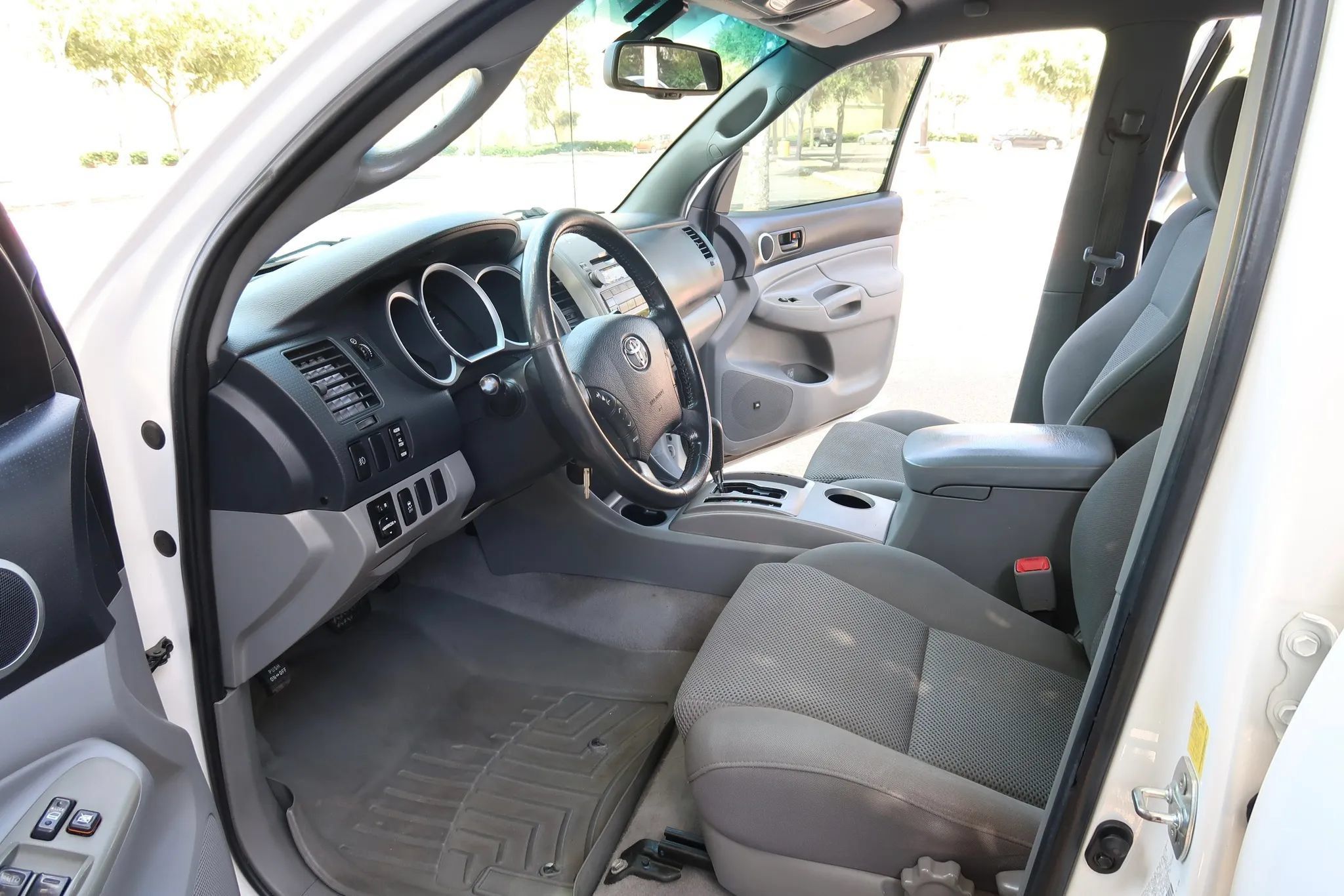 Used 2011 Toyota Tacoma PreRunner w/ TRD Sport Pkg w/JBL Audio RWD image 14