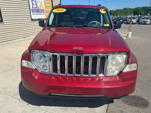Used 2008 Jeep Liberty Limited w/ Premium Group II AWD/4WD image 2