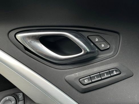Used 2021 Chevrolet Camaro SS RWD image 12