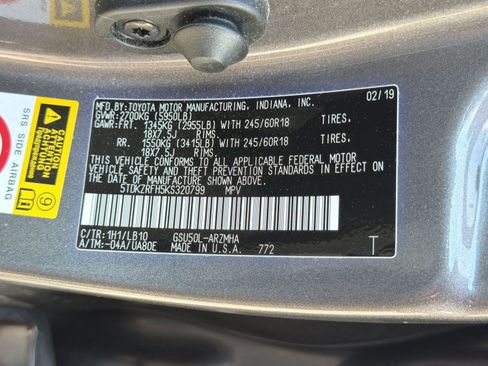 Used 2019 Toyota Highlander XLE FWD image 19