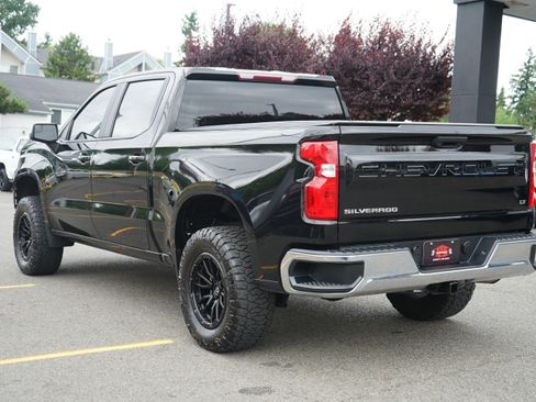 Used 2020 Chevrolet Silverado 1500 LT AWD/4WD image 3