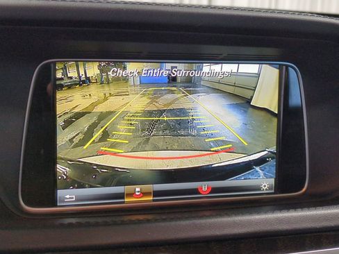 Used 2016 Mercedes-Benz E 400 4MATIC Sedan image 29