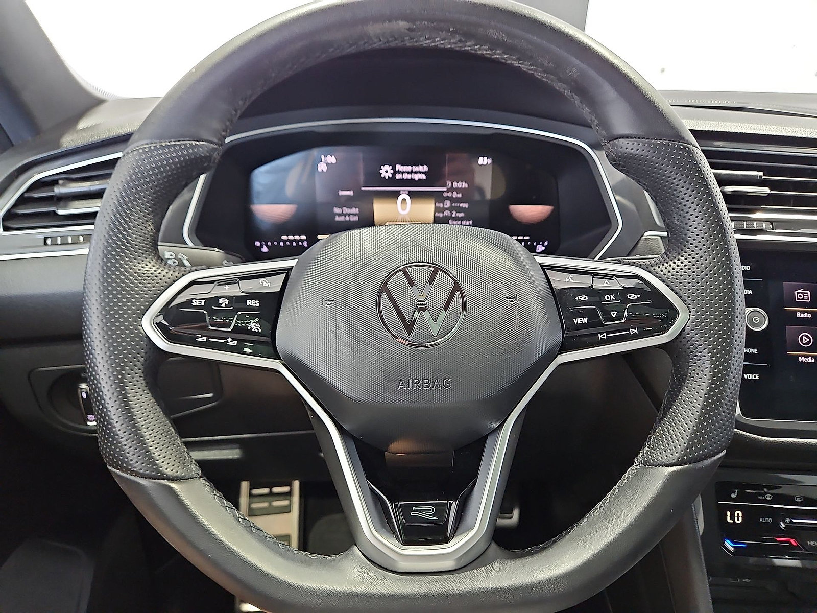 Used 2023 Volkswagen Tiguan SE R-Line FWD image 21