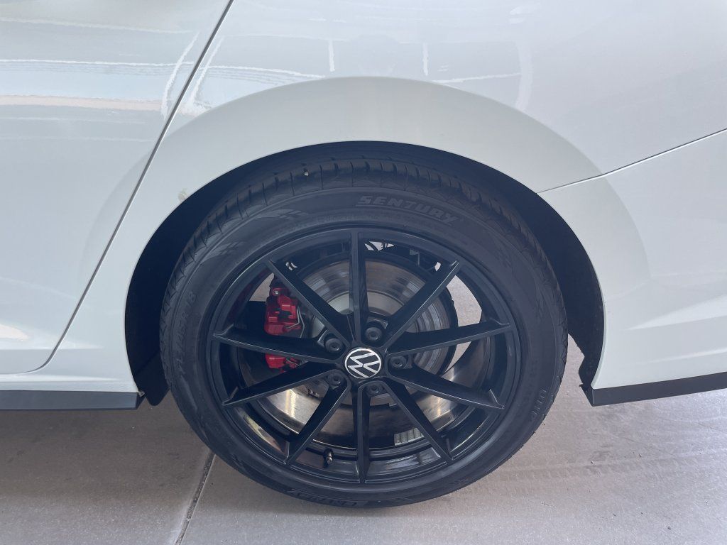 Used 2024 Volkswagen Jetta GLI 40th Anniversary Edition FWD image 13